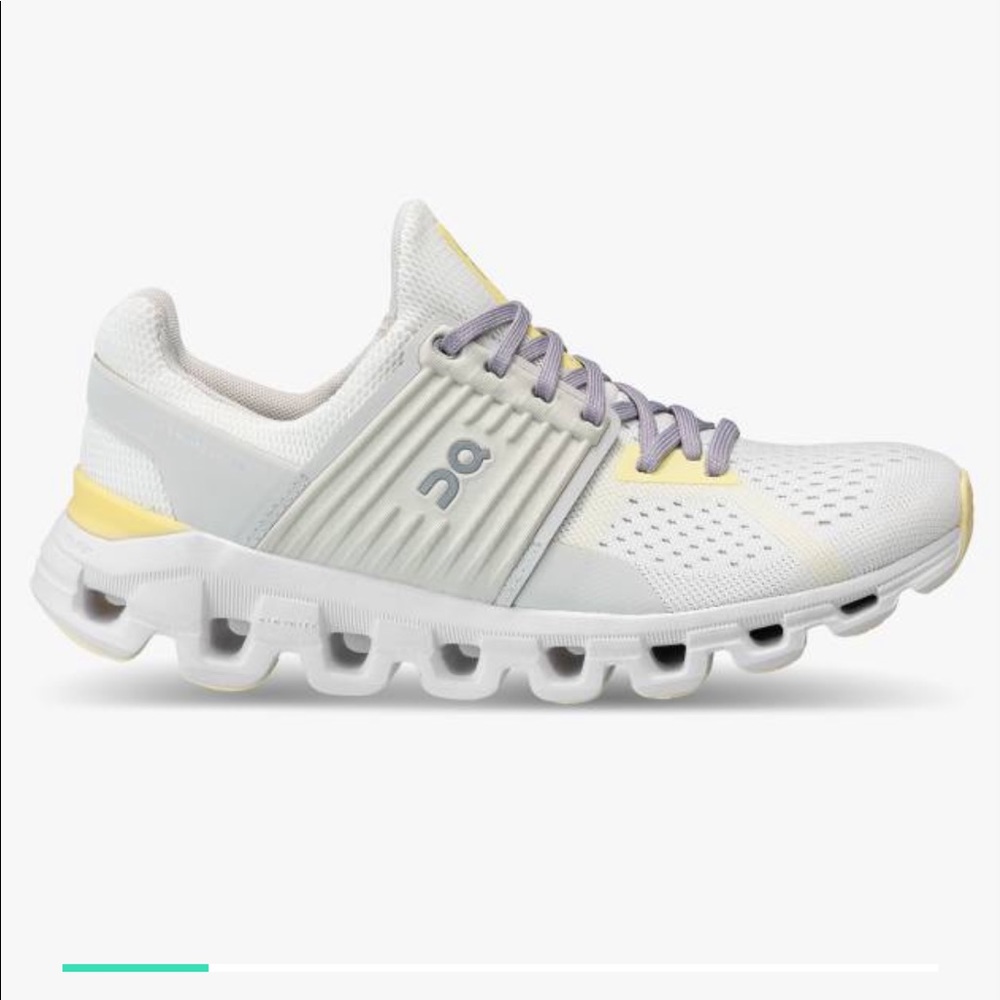 On running cloudswift sneaker